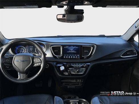 Used 2019 Chrysler Pacifica Touring-L Plus w/ Advanced Safetytec Group image 9