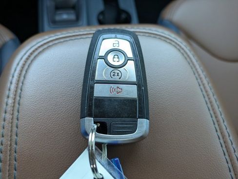 Certified 2022 Ford Maverick Lariat w/ Lariat Luxury Package image 29