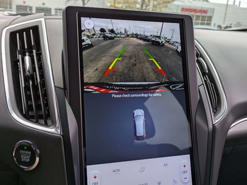 Used 2023 Ford Edge ST image 21