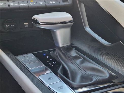 Used 2023 Hyundai Elantra Limited FWD image 13
