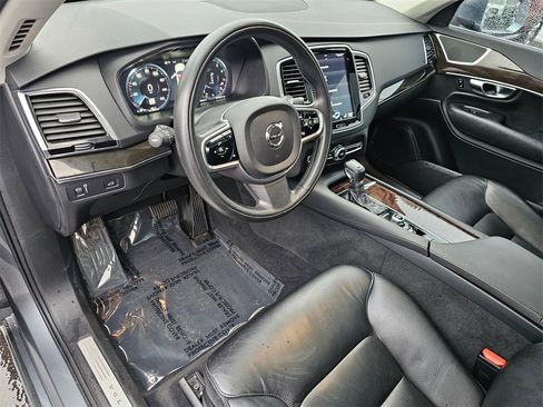 Used 2018 Volvo XC90 T5 Momentum w/ Convenience Package image 21