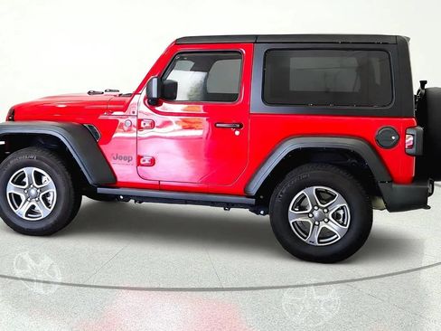 Used 2023 Jeep Wrangler Sport AWD/4WD image 5