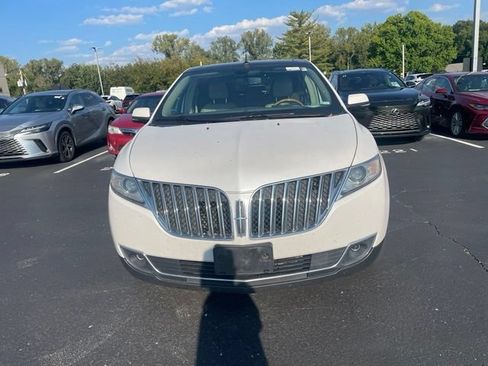 Used 2014 Lincoln MKX AWD w/ Equipment Group 102A image 2