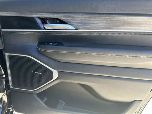 Used 2024 Jeep Wagoneer Series II w/ Flexible Seating Group image 18