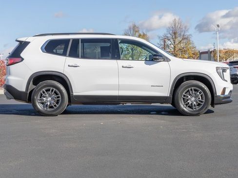 Used 2025 GMC Acadia Elevation image 5