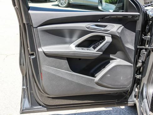Used 2025 Audi Q5 Premium w/ Convenience Package AWD/4WD image 22