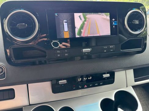 Used 2022 Mercedes-Benz Sprinter 2500 image 46