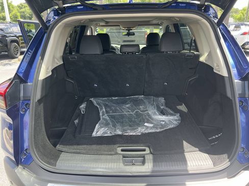 Used 2022 Nissan Rogue SV w/ SV Premium Package FWD image 33