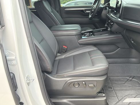 Used 2025 Chevrolet Tahoe RST w/ Comfort Package RWD image 13