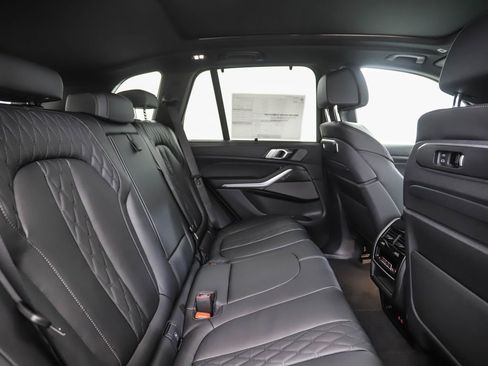 Used 2026 BMW X5 M60i image 28