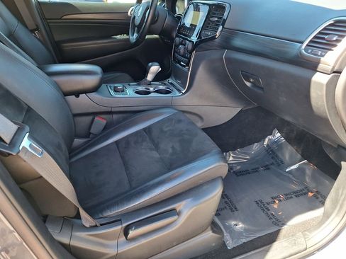 Used 2020 Jeep Grand Cherokee Altitude image 26