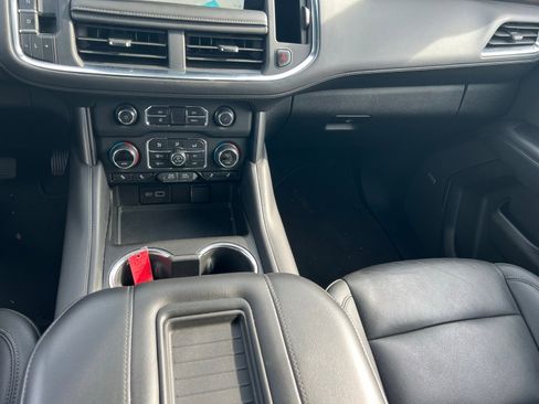 Used 2024 Chevrolet Suburban LT image 37