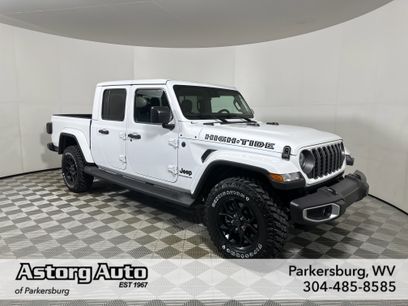 New 2025 Jeep Gladiator Sport