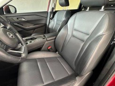Certified 2024 Nissan Rogue SV w/ SV Premium Package FWD image 18