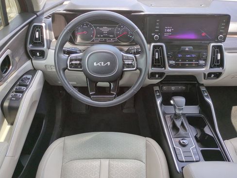 Used 2023 Kia Sorento S AWD/4WD image 15