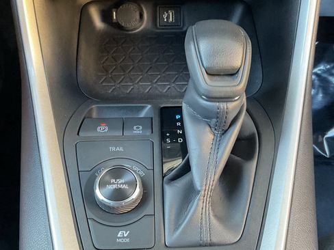 Used 2025 Toyota RAV4 LE image 18