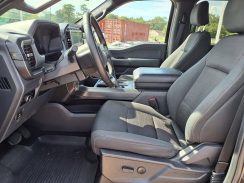 Used 2024 Ford F150 XLT w/ XLT Black Appearance Package RWD image 16