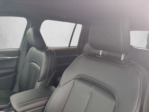 New 2026 Jeep Grand Cherokee Limited w/ Limited Altitude Package AWD/4WD image 4