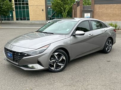 Certified 2022 Hyundai Elantra SEL w/ Convenience + Premium Package