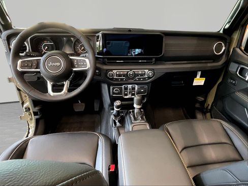 New 2026 Jeep Wrangler Unlimited Sahara AWD/4WD image 10