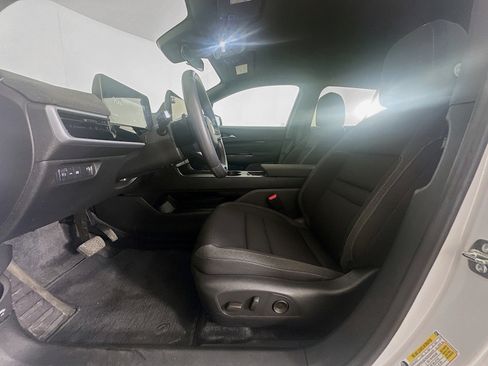Used 2025 Honda Prologue EX image 13