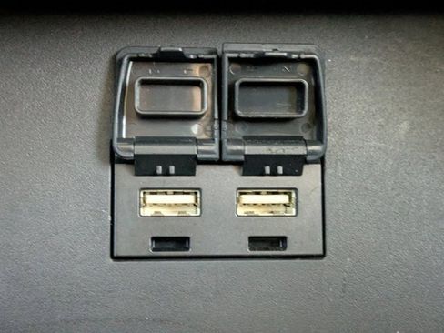 Used 2020 Toyota Highlander XLE image 16