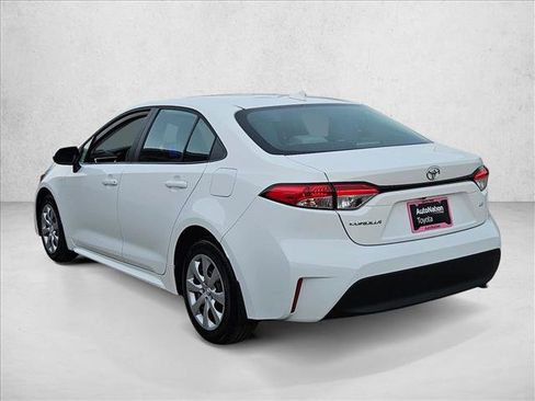 Used 2025 Toyota Corolla LE FWD image 8