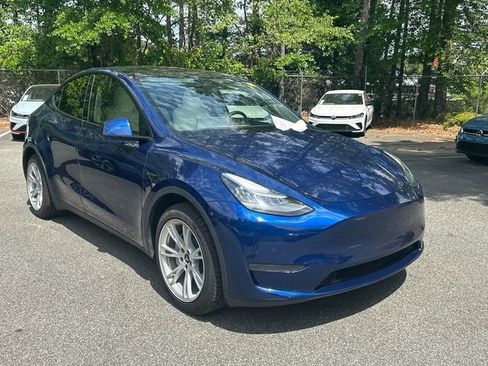 Used 2021 Tesla Model Y Long Range AWD/4WD image 3