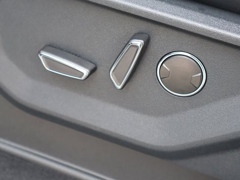 New 2025 Ford F150 Lariat w/ Equipment Group 502A High image 37