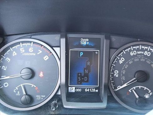 Used 2017 Toyota Tacoma TRD Off-Road w/ Tow Package AWD/4WD image 10