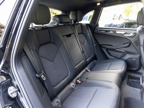 Certified 2025 Porsche Macan AWD/4WD image 50