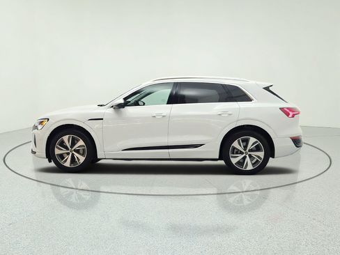 Used 2024 Audi Q8 e-tron Prestige AWD/4WD image 8