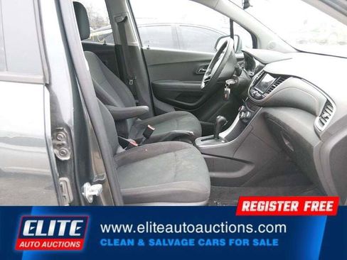 Used 2019 Chevrolet Trax LS w/ Tint and Cruise Package FWD image 9