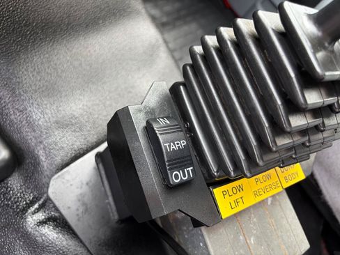 Used 2016 Ford F550 4x4 Regular Cab Super Duty image 29