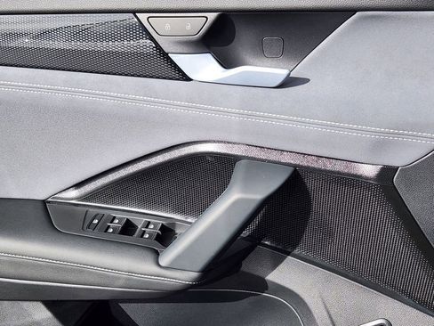 New 2026 Volkswagen Tiguan SE R-Line AWD/4WD image 13