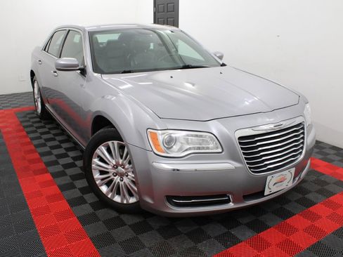 Used 2014 Chrysler 300 AWD image 1