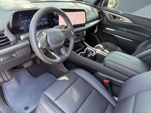 New 2026 Chevrolet Traverse LT w/ Midnight/Sport Edition FWD image 4