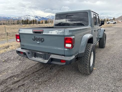 Used 2025 Jeep Gladiator Sport AWD/4WD image 9