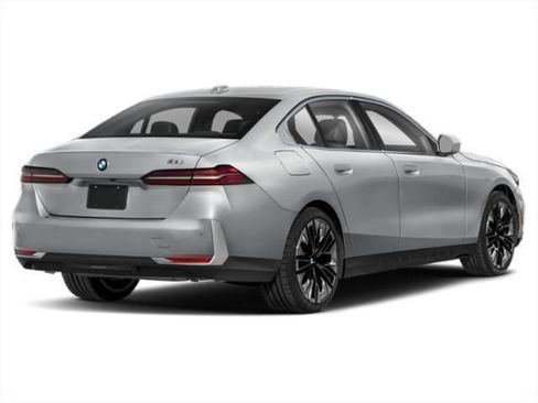 New 2026 BMW 530i xDrive w/ Premium Package AWD/4WD image 2