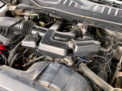 Used 2017 Ford F250 Lariat w/ Chrome Package AWD/4WD image 32