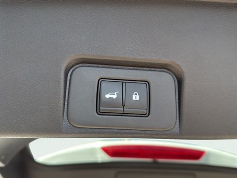 Used 2025 Nissan Rogue SV AWD/4WD image 10