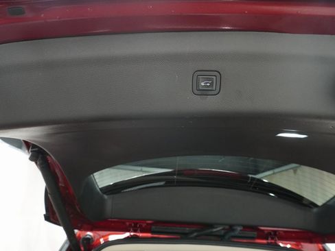 Used 2022 Buick Enclave Premium w/ Surround and Sites Package image 8