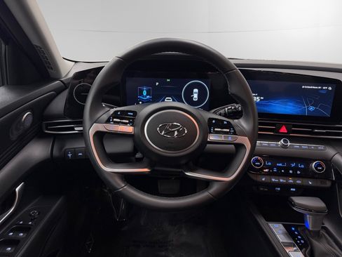 Certified 2023 Hyundai Elantra SEL w/ Convenience Package FWD image 12