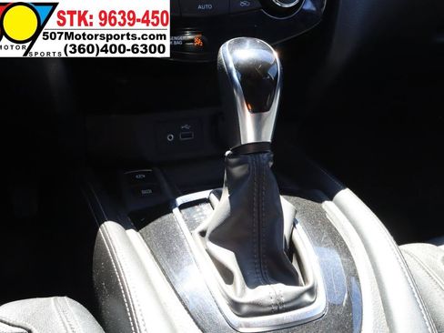 Used 2019 Nissan Rogue SL AWD/4WD image 26