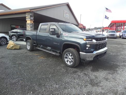 Used 2020 Chevrolet Silverado 2500 LT w/ Advanced Trailering Package image 3