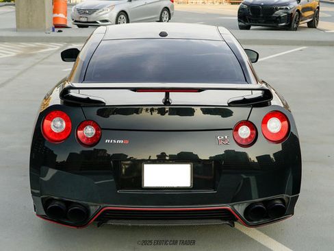 Used 2014 Nissan GT-R Premium w/ Premium Interior Package image 7