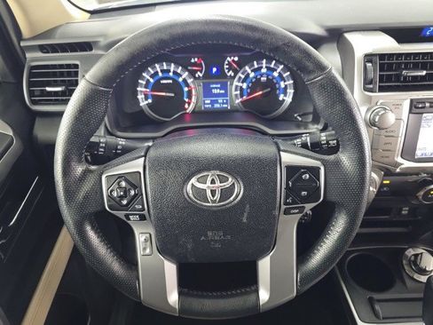 Used 2016 Toyota 4Runner SR5 AWD/4WD image 9