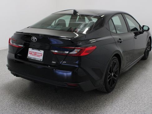 Used 2026 Toyota Camry SE w/ Convenience Package FWD image 7