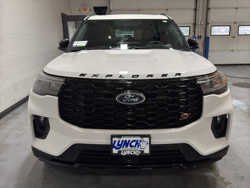 Used 2025 Ford Explorer ST AWD/4WD image 8