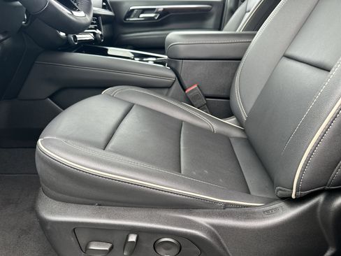 Used 2025 Chevrolet Tahoe Premier image 10